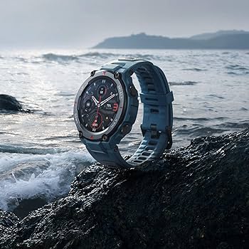ساعت هوشمند تی رکس در دریا